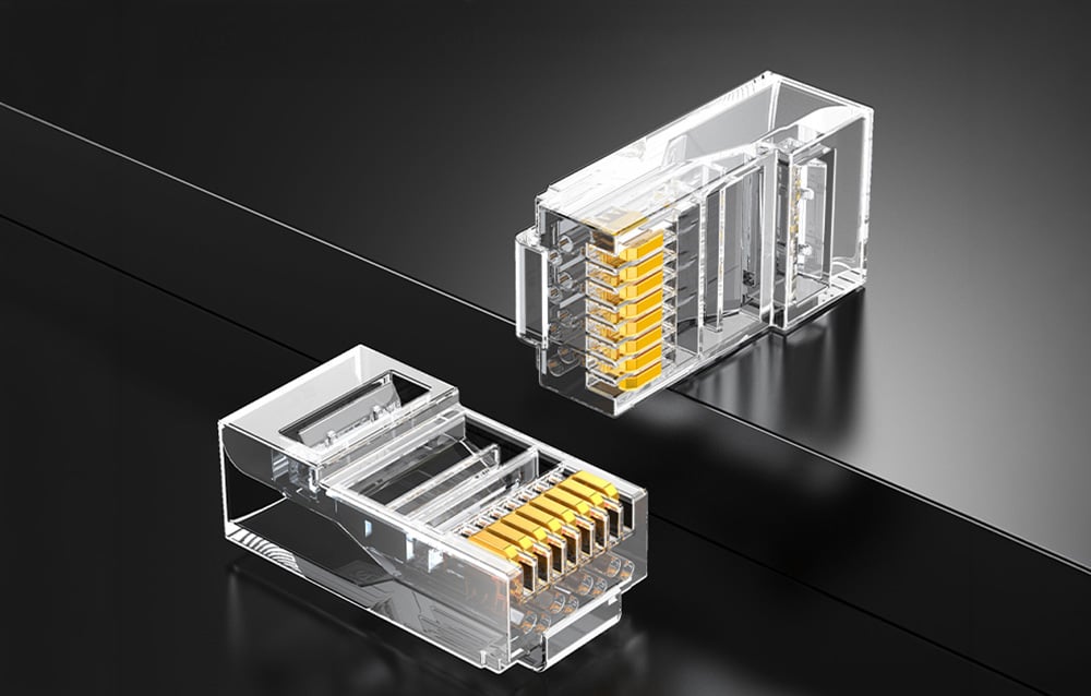 2 wtyki Rj45 na czarnym tle